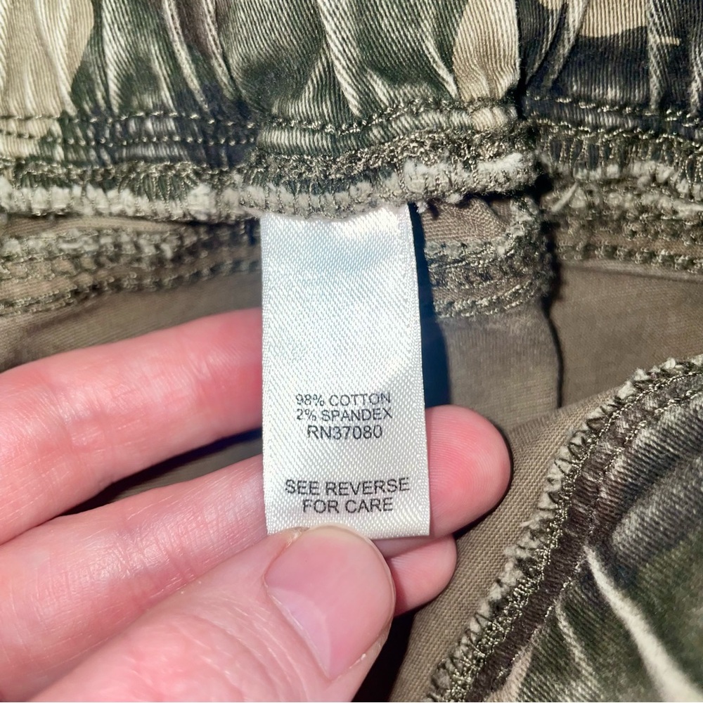 📌SOLD📌 Cato | Stretchy Camo Cargo Pants - Picture 7 of 7
